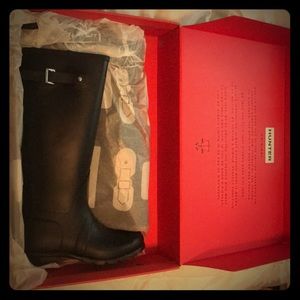 Wrong size and waited too long to return them.